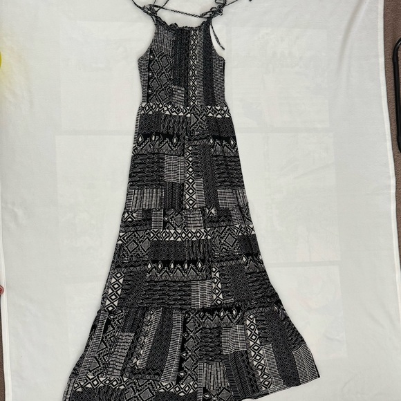 Black and white kind maxi dress - Picture 1 of 5